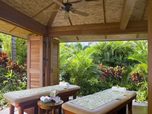 Không gian nhiều cây xanh và biển cả biến mô hình wellness spa tại shophouse Coastal Quảng Ngãi hợp vibe hơn bao giờ hết